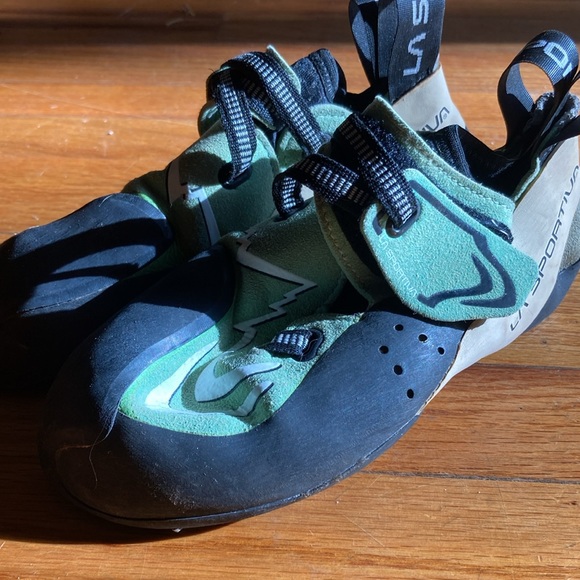 La Sportiva Futura Climbing Shoes *Like New* - Picture 2 of 6